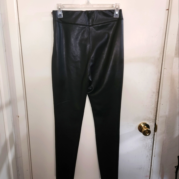 Top shop, leather leggings, side zipper, size 6. - Picture 4 of 5